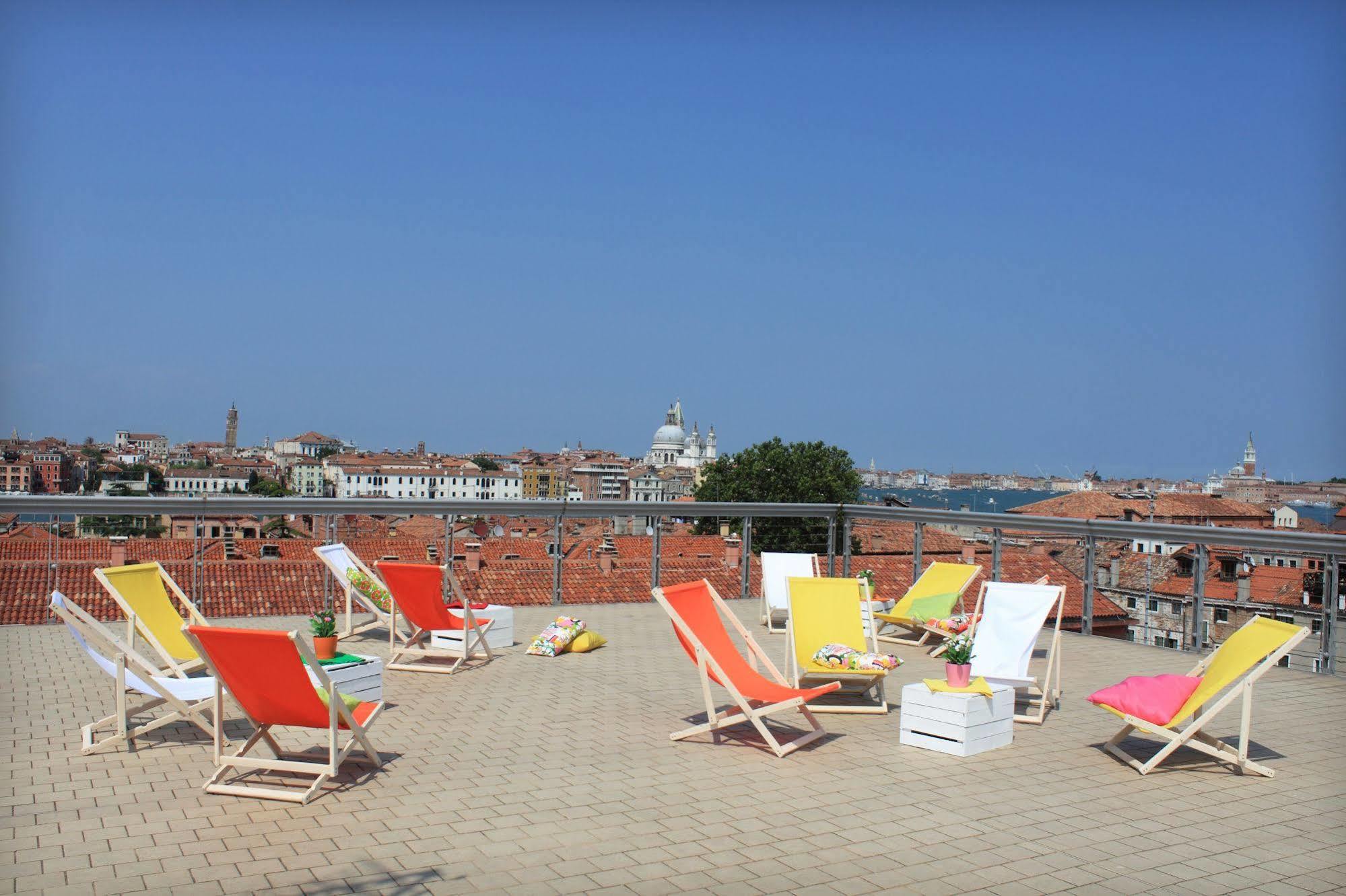 Sunny Terrace Hostel Venecia Exterior foto